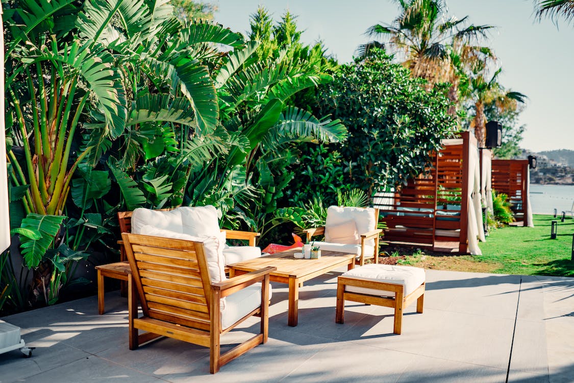 The Most Popular Outdoor Furniture Styles for Relaxing and Entertaining